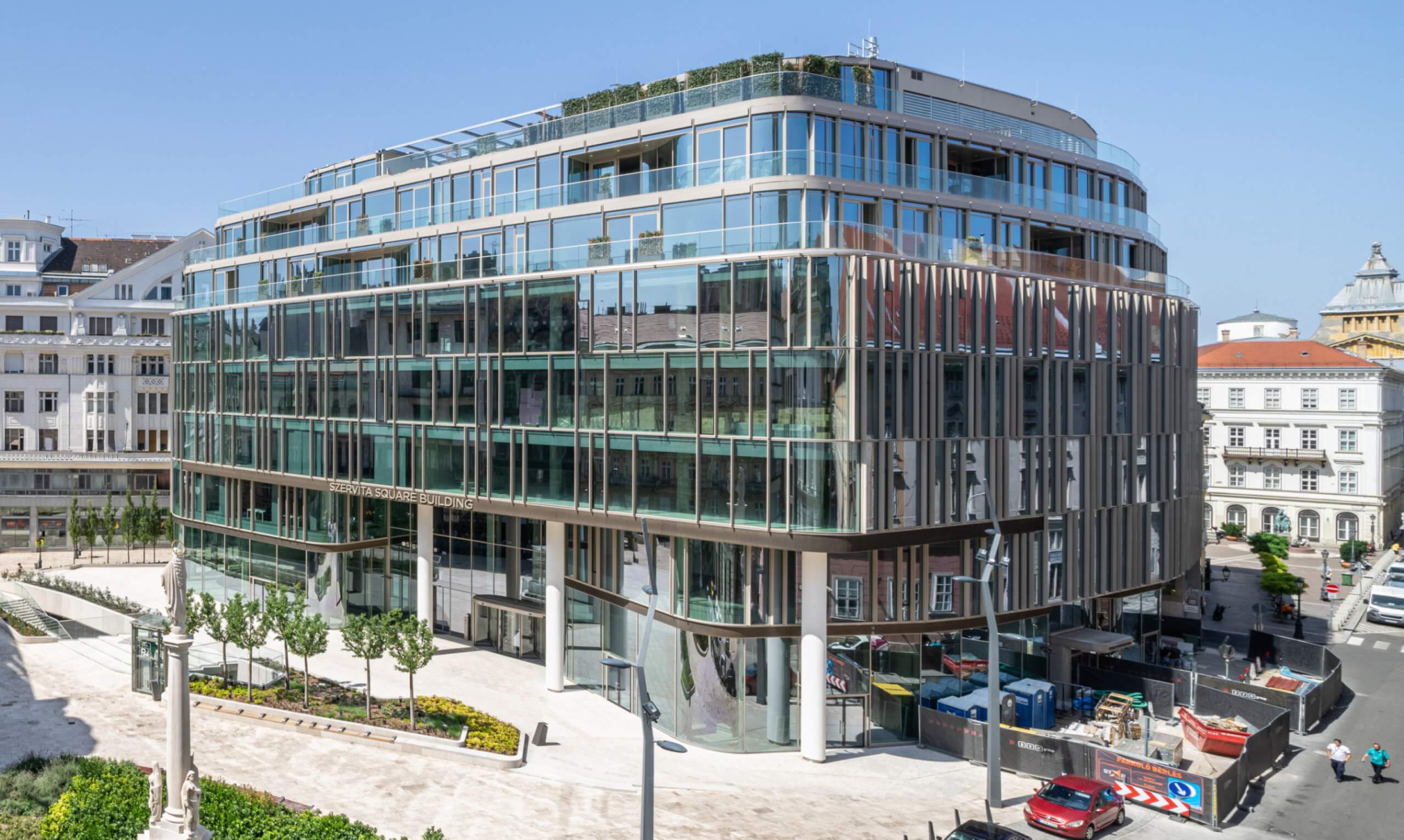 Szervita Square Building