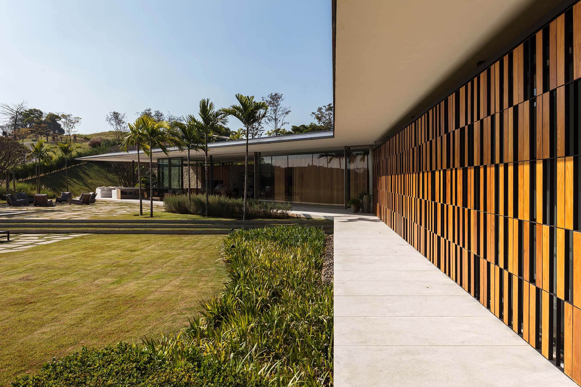 MJE House, Brazil, Jacobsen Arquitetura, jacobsenarquitetura.com, Photo: © Leonardo Finotti