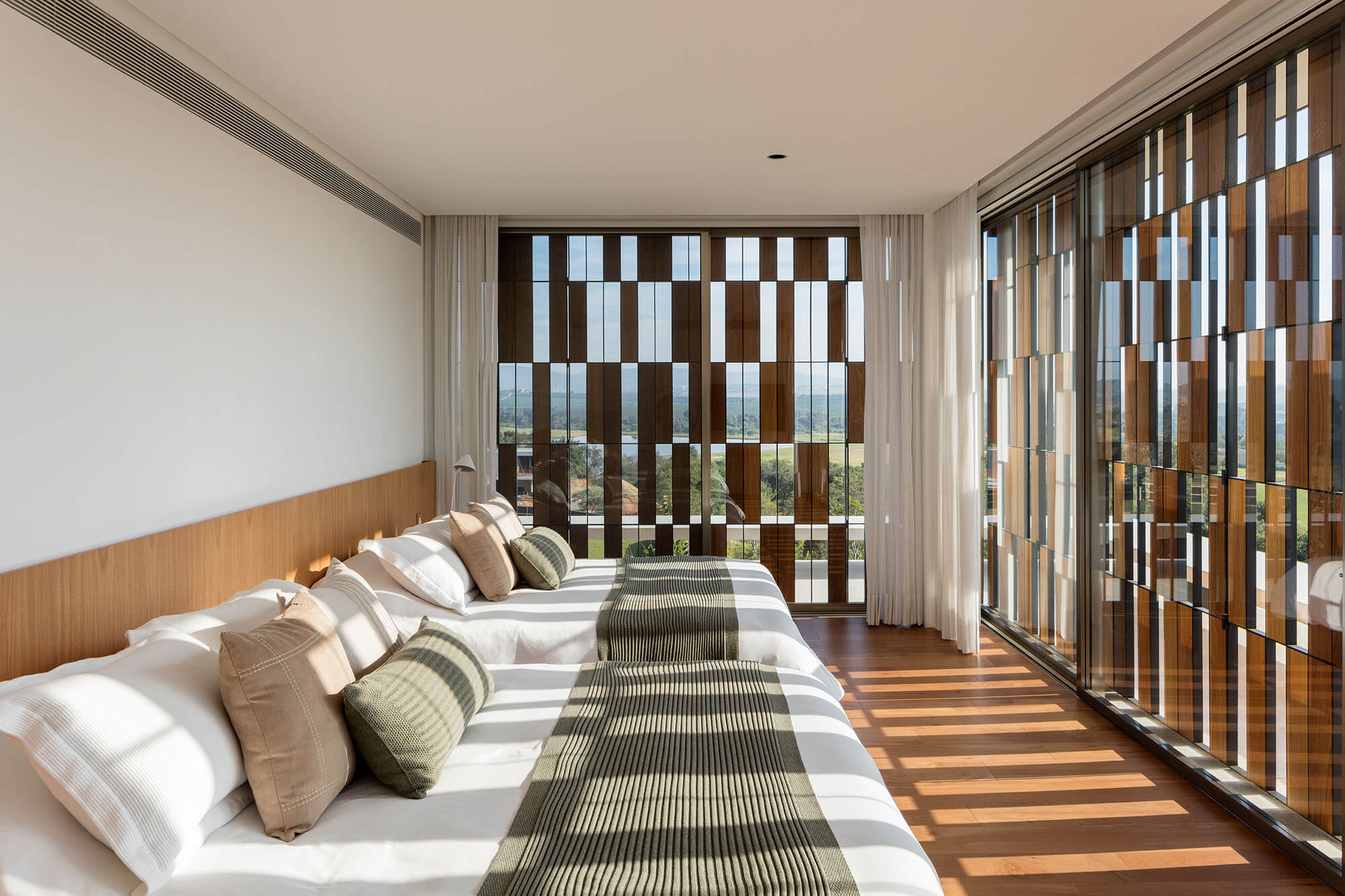 MJE House, Brazil, Jacobsen Arquitetura, jacobsenarquitetura.com, Photo: © Leonardo Finotti